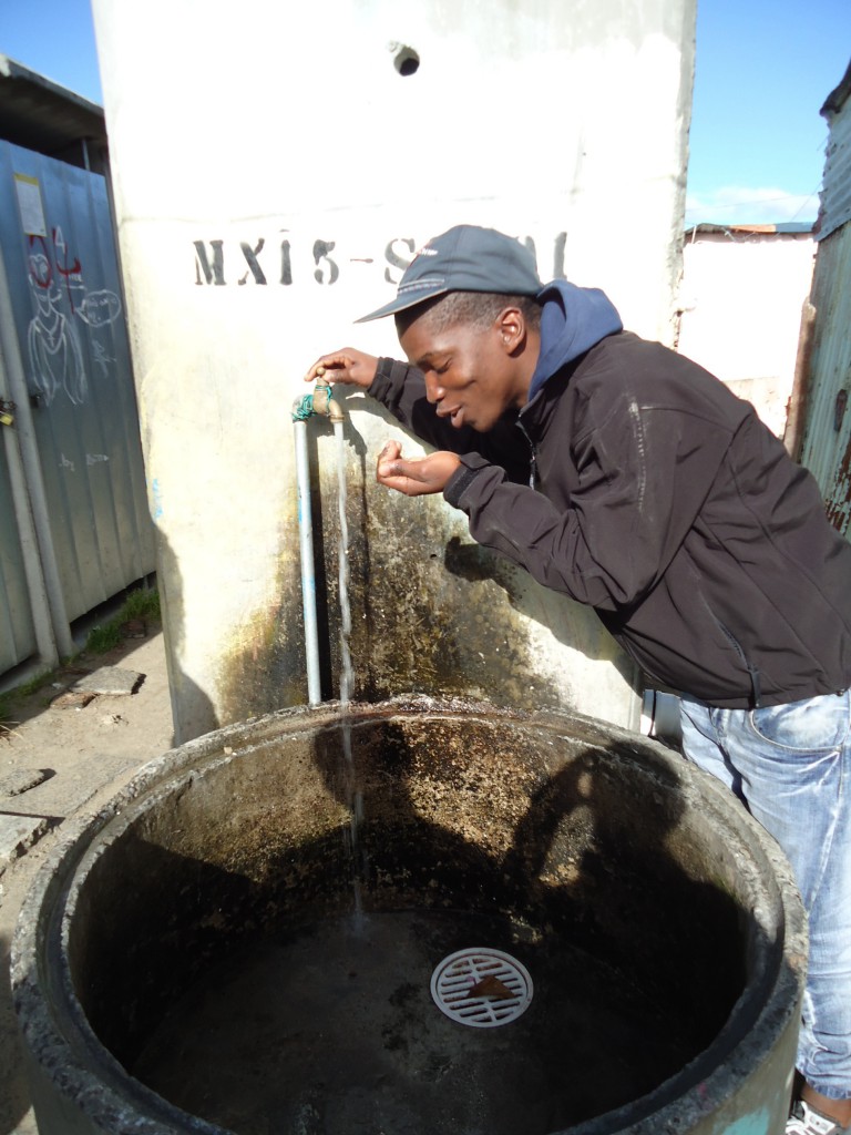 communal water tap in Khayelitsha 1